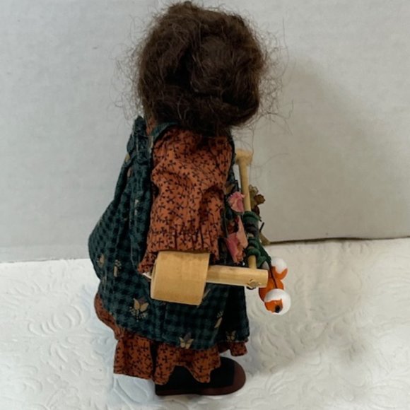 VTG 1997 Wooden Girl Doll Drying Herbs & Flowers Lizzie High 6"x4" Retired - Picture 4 of 11